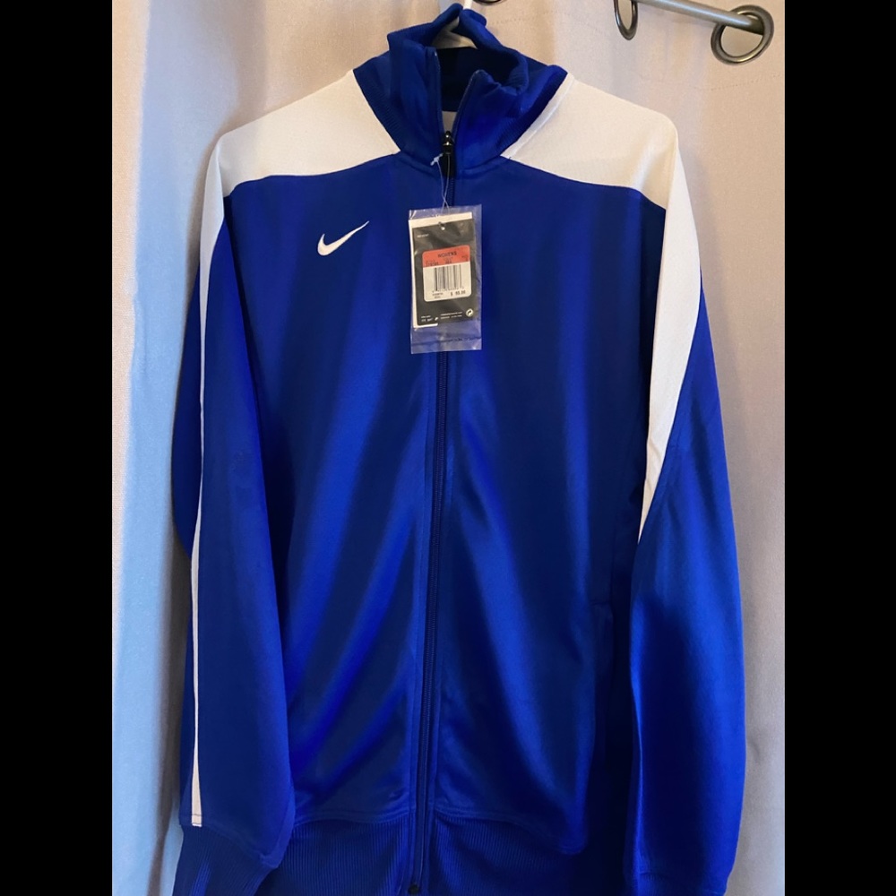 Nike zip up size large brand new with tags